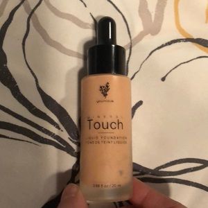 Younique mineral touch foundation